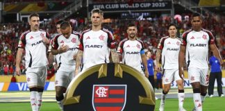 Time do Flamengo em campo para enfrentar o Los Angeles