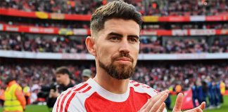 Jorginho em campo pelo Arsenal