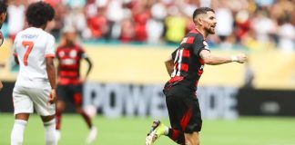 Jorginho marca para o Flamengo contra o Bayern de Munique