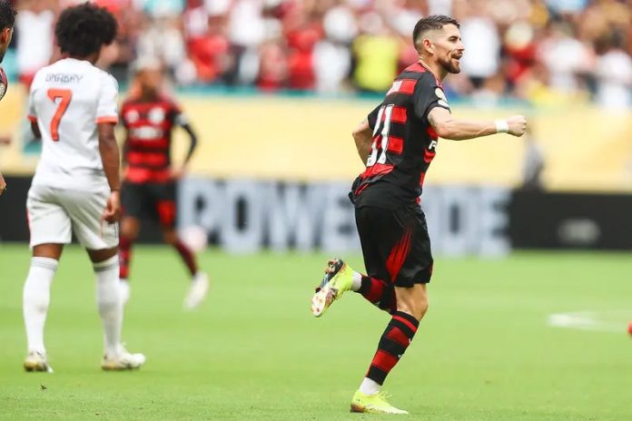 Jorginho marca para o Flamengo contra o Bayern de Munique