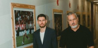 Jorginho em sua chegada ao Flamengo ao lado de Jose Boto