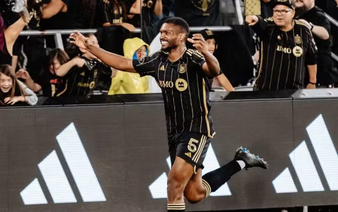 Marlon em campo pelo Los Angeles FC