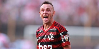 Rafinha em campo pelo Flamengo na final da Libertadores 2019