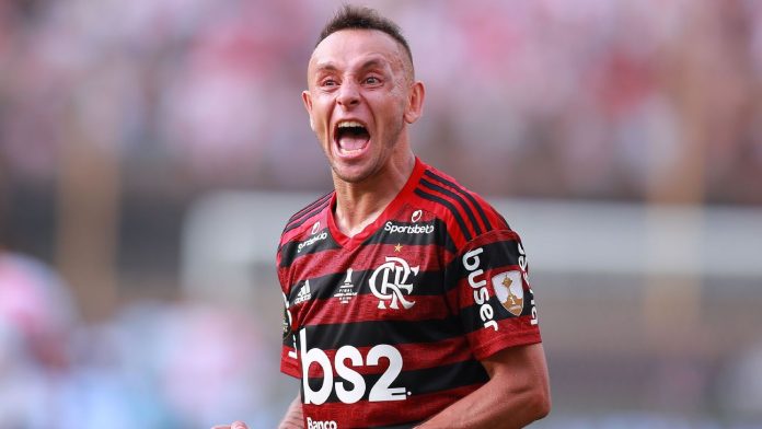 Rafinha em campo pelo Flamengo na final da Libertadores 2019