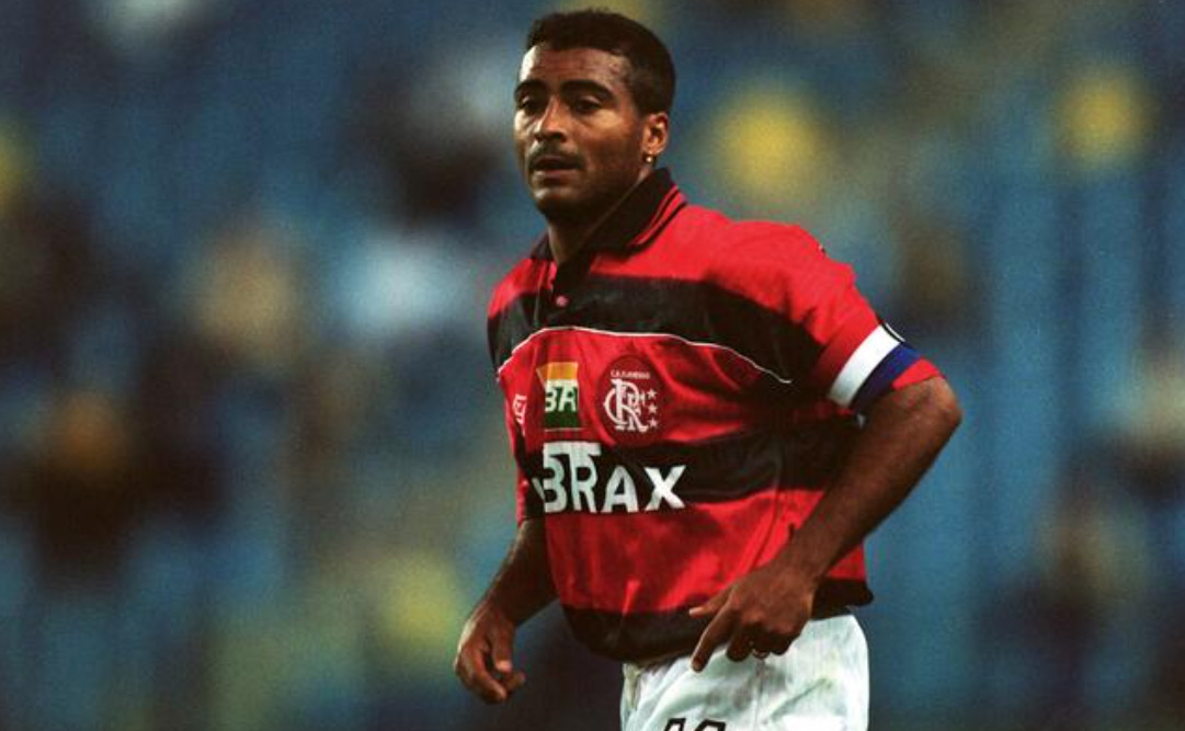 Romário em campo no empate entre Flamengo 1 x 1 Vitesse, com gol dele