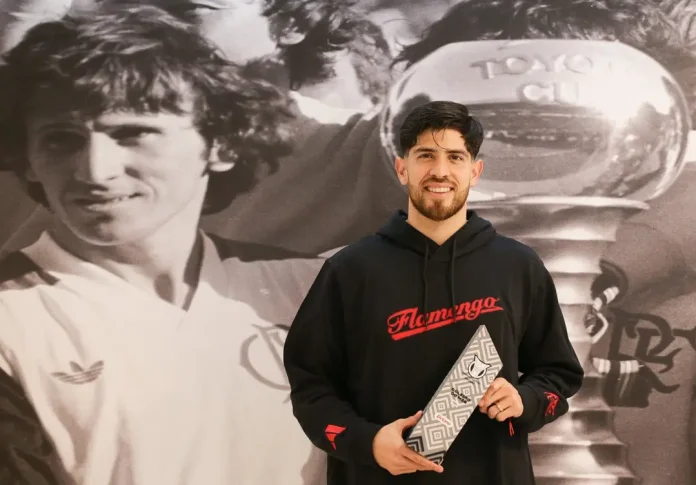 Rossi eleito melhor goleiro do Brasileirão em maio 2025