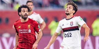Rodrigo Caio na disputa da jogada com Salah, no jogo entre Flamengo x Liverpool pelo Mundial de 2019
