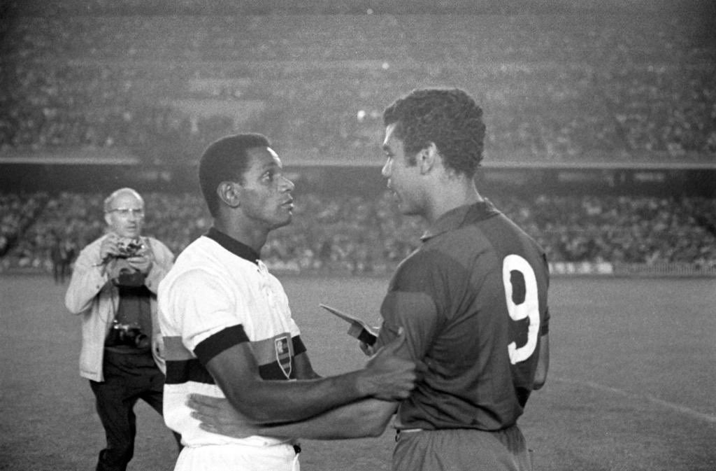 Silva Batuta em campo pelo Flamengo contra o Barcelona, pelo troféu Joan Gamper 1968. O Flamengo perdeu por 5x4, e Silva marcou um golaço de bicicleta