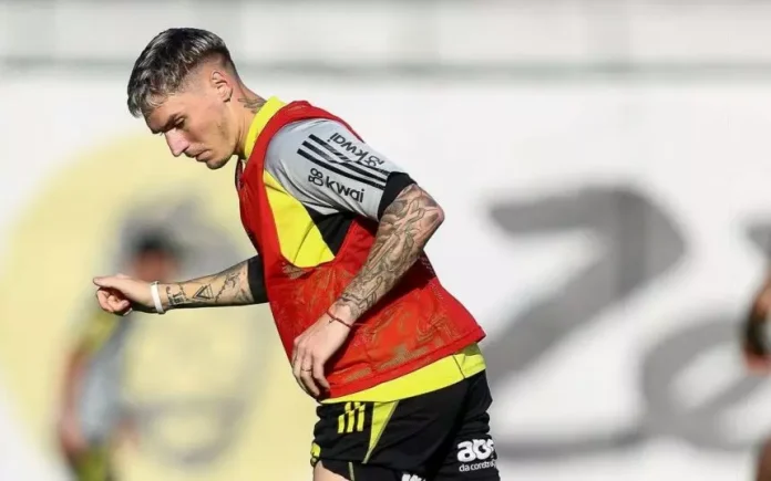 Varela-Treino-Flamengo-Ninho-do-Urubu Varela em treino no Ninho do Urubu