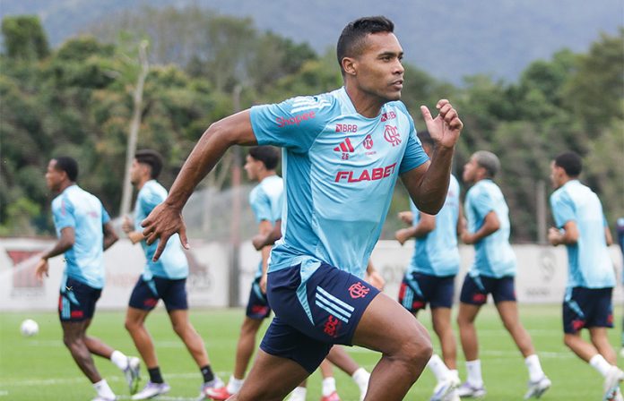 Alex Sandro em treino do Flamengo no Ninho do Urubu - FOTO: Gilvan de Souza/Flamengo