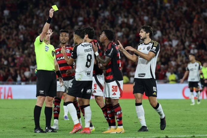 Flamengo e Atlético-MG no Maracanã com arbitragem de Ramon Abatti Abel