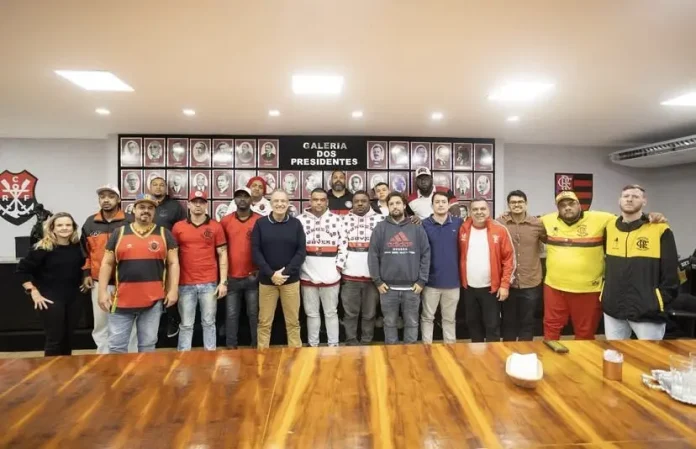 Presidente BAP com integrantes das organizadas