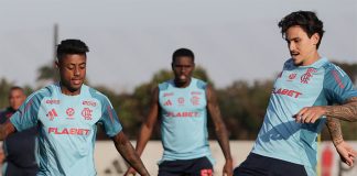 Bruno Henrique, Evertton Araújo e Pedro em treino do Flamengo no Ninho do Urubu
