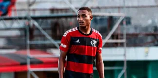 Darlan em campo pelo Flamengo sub-20