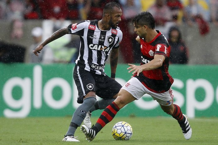 Diego e Bruno Silva no empate entre Flamengo e Botafogo em 2016. FOTO: Vítor Silva/SSPress/Botafogo
