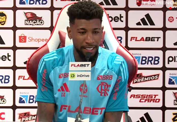 Emerson Royal em entrevista coletiva de sua apresentação no Flamengo