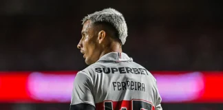 Ferreirinha em campo pelo São Paulo