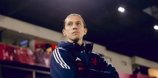 O técnico Filipe Luís em campo pelo Flamengo contra o Bragantino