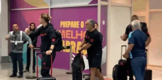 Filipe Luís desembarque do Flamengo no Galeão