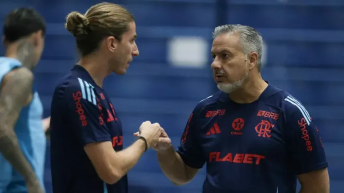 O técnico Filipe Luís e o diretor Jose Boto