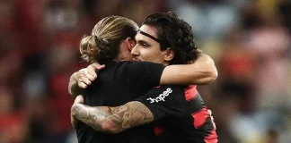 Filipe Luís e Pedro comemoram gol do Flamengo
