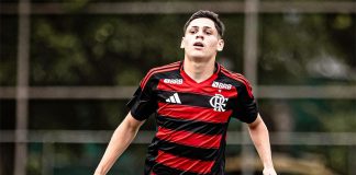 Giovanni Pastri em campo pelo Flamengo sub-20
