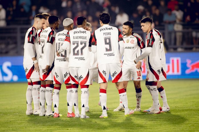 Jogadores do Flamengo antes da vitória sobre o Bragantino