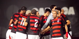 Jogadores do Flamengo na vitória sobre o Atlético-MG sub-20