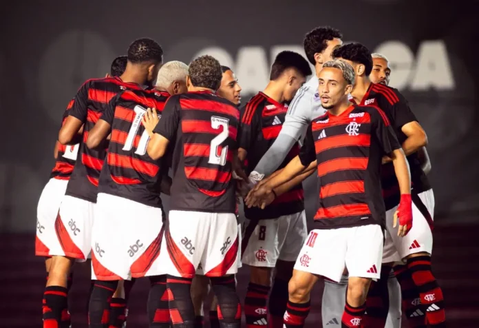 Jogadores do Flamengo na vitória sobre o Atlético-MG sub-20
