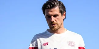 Meia Jonas Hofmann do Bayer Leverkkusen