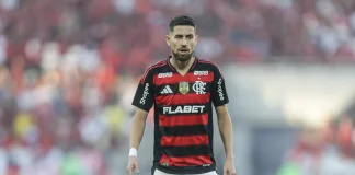 Jorginho em campo pelo Flamengo contra o São Paulo