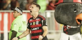 Léo Ortiz marca o gol da vitória do Flamengo sobre o Atlético-MG