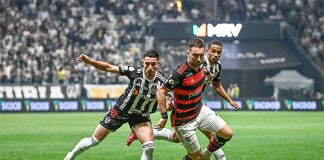 Léo Ortiz em campo pelo Flamengo contra o Atlético-MG em Belo Horizonte