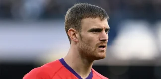 Lucas Beltran em campo pela Fiorentina