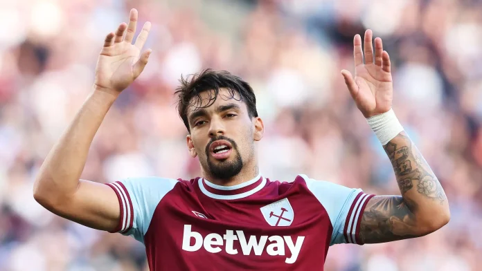 Lucas Paquetá em campo pelo West Ham