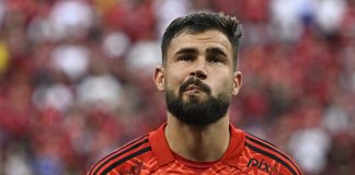 Matheus Cunha em campo pelo Flamengo