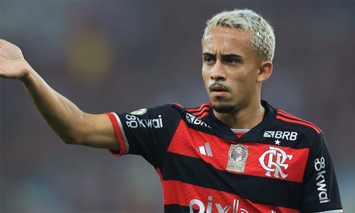 Matheus Gonçalves em campo pelo Flamengo