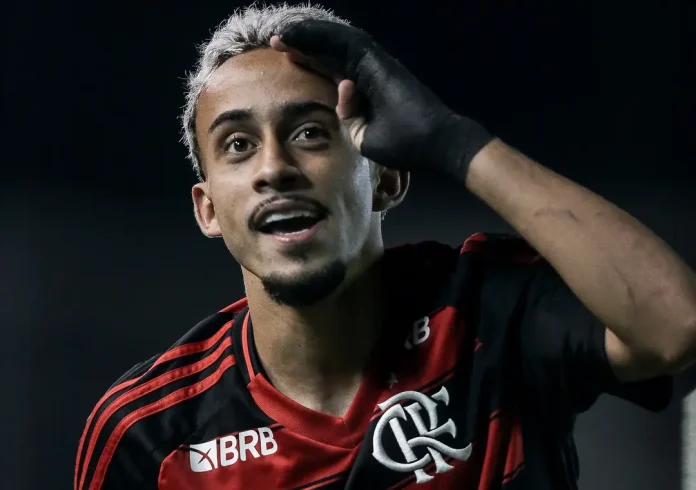 Matheus-Goncalves-Flamengo-2025-4 Matheus Gonçalves em campo pelo Flamengo