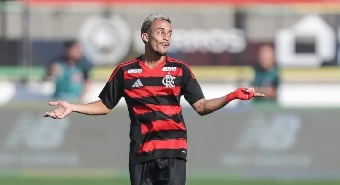 Matheus-Goncalves-Flamengo-5-1-Bayer-Leverkusen-180725 Matheus Gonçalves em campo pelo Flamengo sub-20
