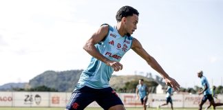 Matheus Gonçalves em treino do Flamengo