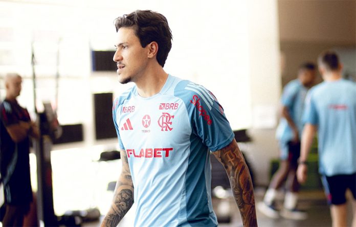 Pedro em treino na academia do Flamengo no Ninho do Urubu