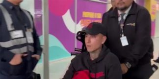 Pulgar desembarcou na cadeira de rodas
