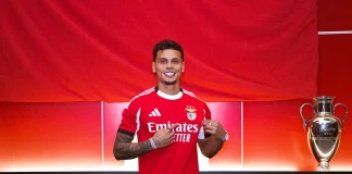 Richard Ríos se apresenta ao Benfica