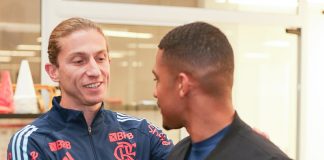 Samuel Lino e Filipe Luís na chegada do atacante ao Flamengo