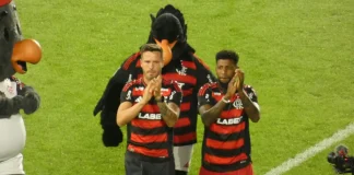 Saúl Ñíguez e Emerson Royal são apresentados à Nação antes de duelo no Maracanã