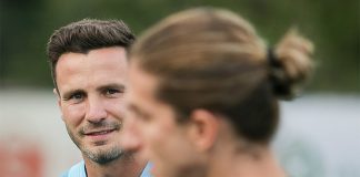 Saúl e o técnico Filipe Luís em treino do Flamengo no Ninho do Urubu - FOTO: Gilvan de Souza/Flamengo