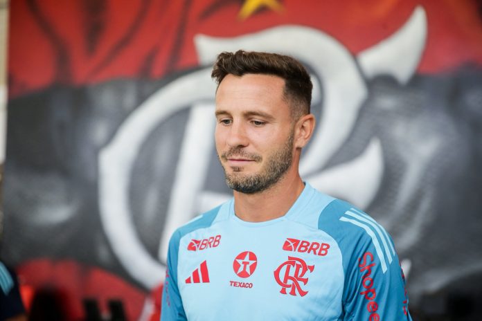 Saúl Ñíguez no Ninho do Urubu