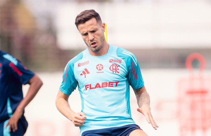 Saul-Treino-Flamengo-Ninho-do-Urubu-2 Saul em treino do Flamengo no Ninho do Urubu