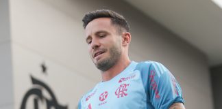 Saúl em treino do Flamengo no Ninho do Urubu - Fotos: Gilvan de Souza/Flamengo