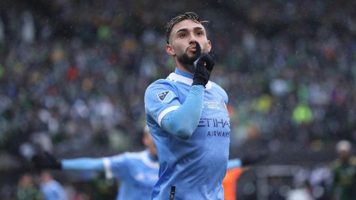 Valentín Castellanos em campo pela Lazio